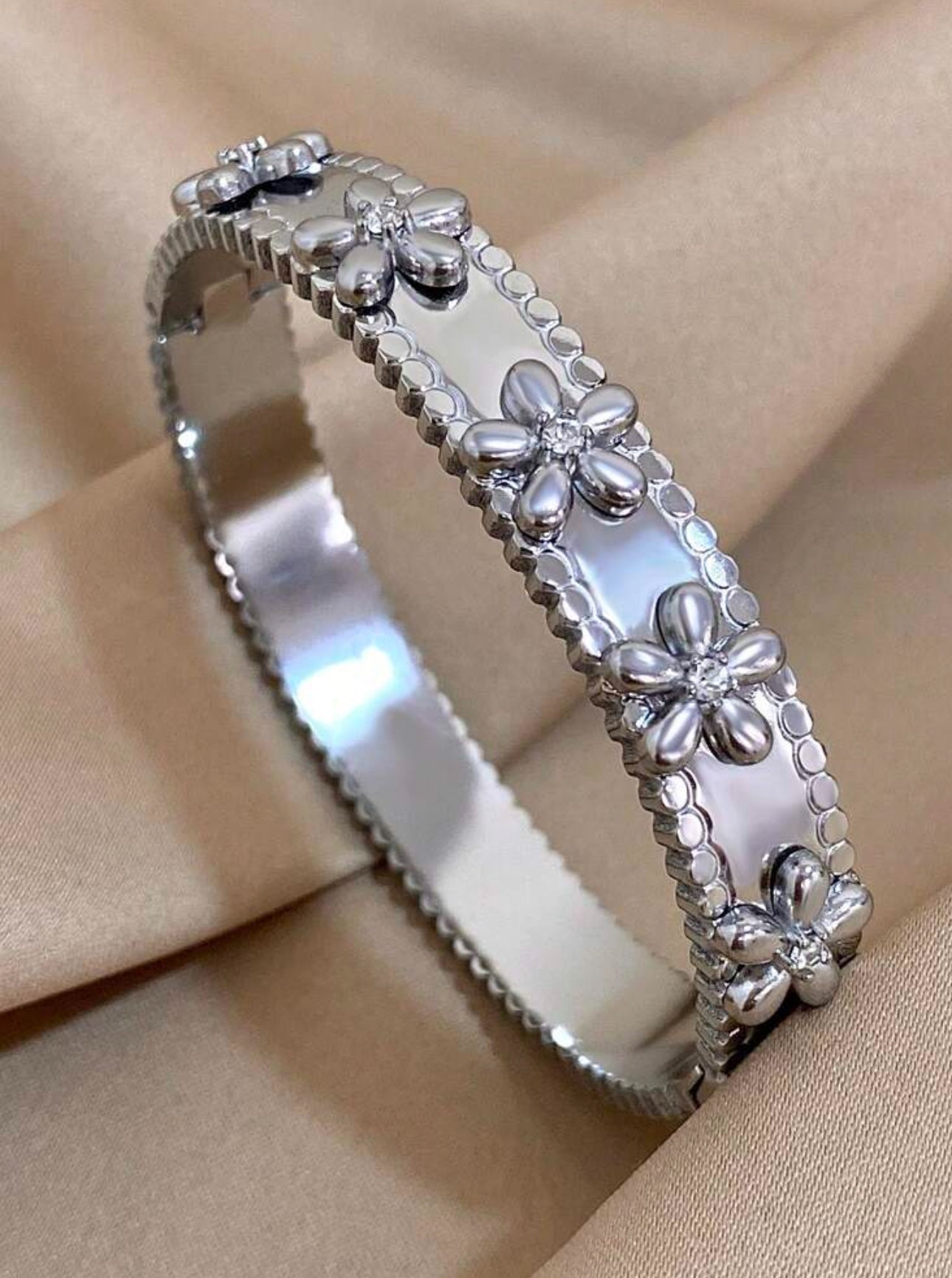 Pulseras de flores