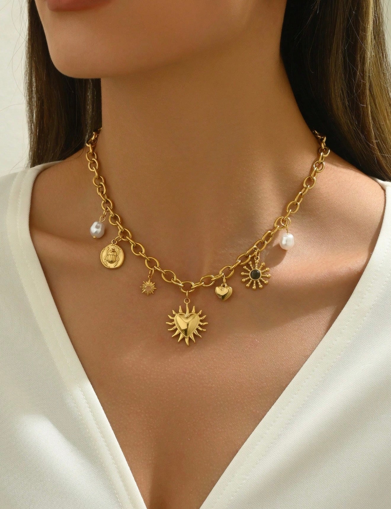 Collar con colgantes de corazón