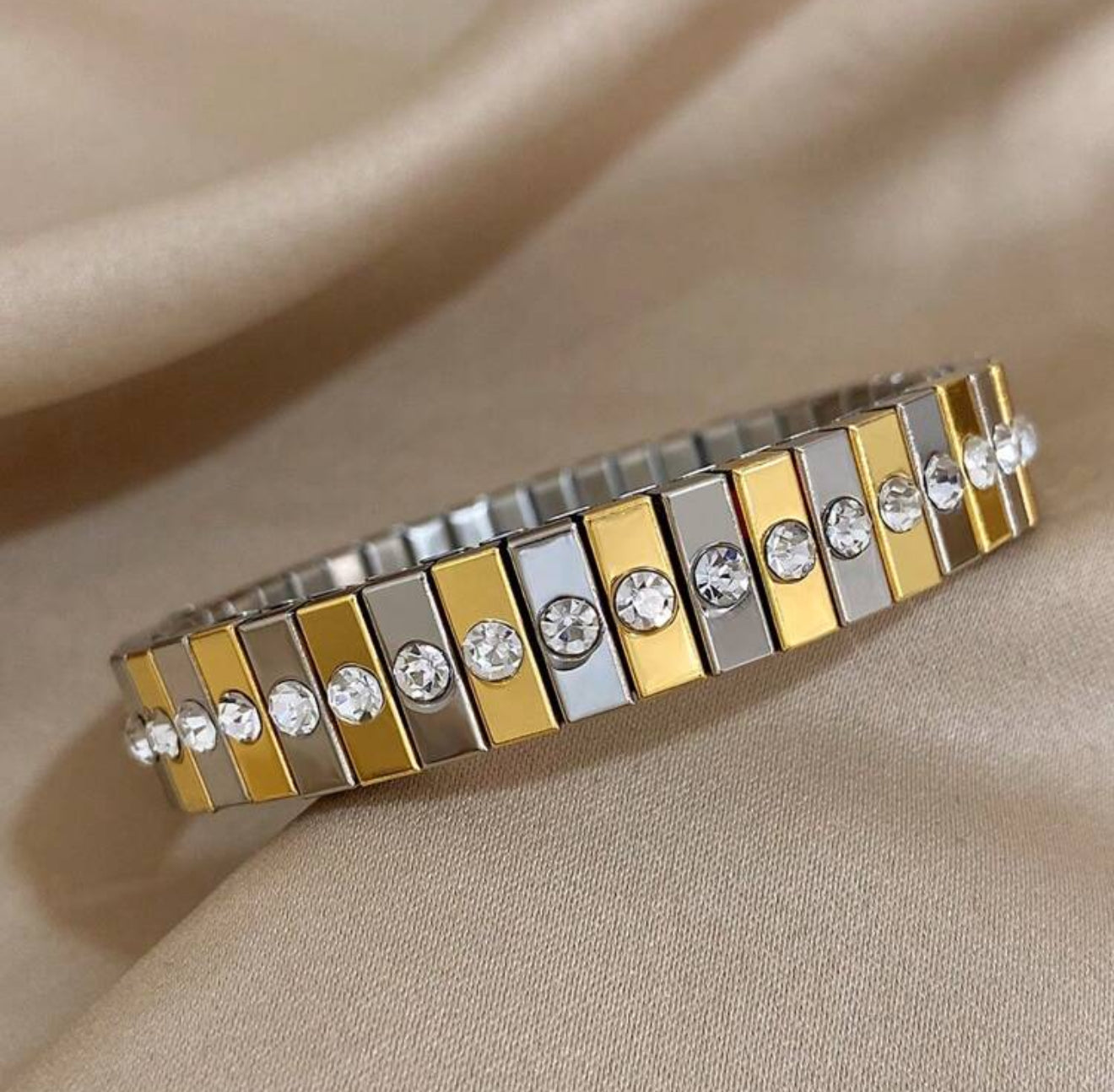 Pulsera con rhinestones