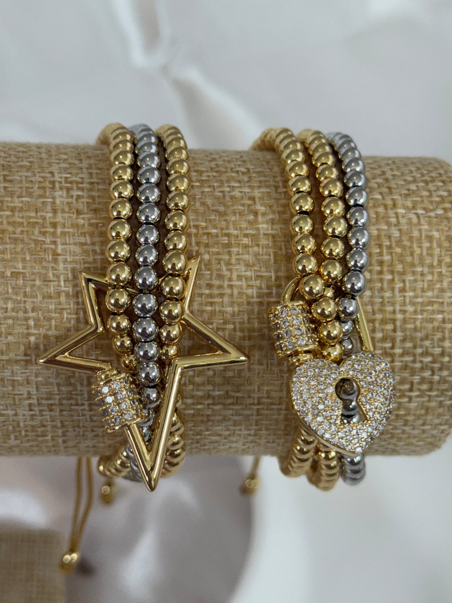 Brazalete triple de hilo